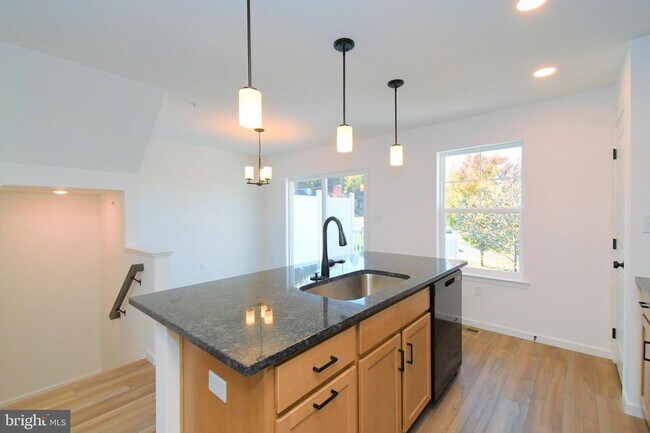 Building Photo - 114 Kuechler Ct