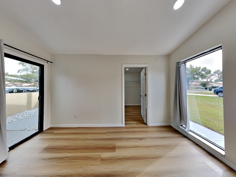 Building Photo - 739 Golden Sunshine Cir