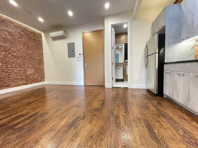 Primary Photo - 2 bedroom in BROOKLYN NY 11233