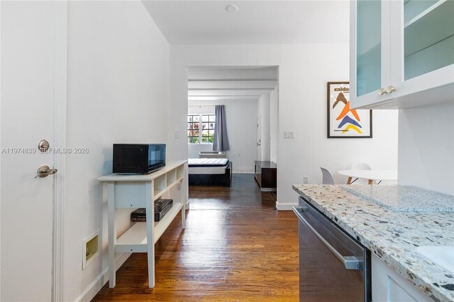 Building Photo - 439 15th St