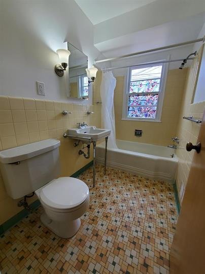 Building Photo - 5608 Garfield Ave