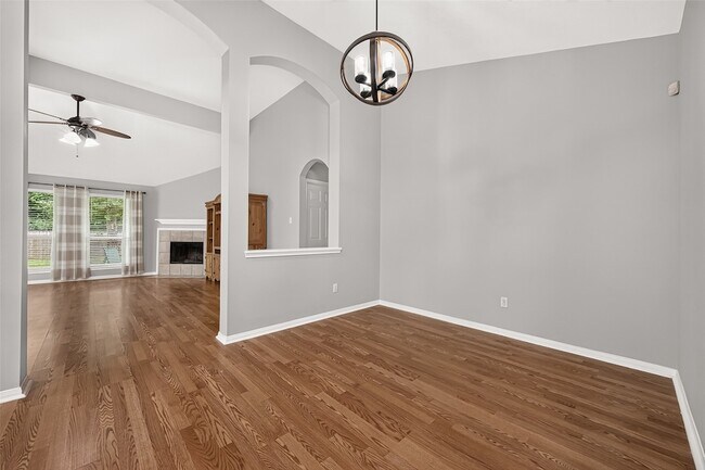 Building Photo - 1810 Ashton Village Dr