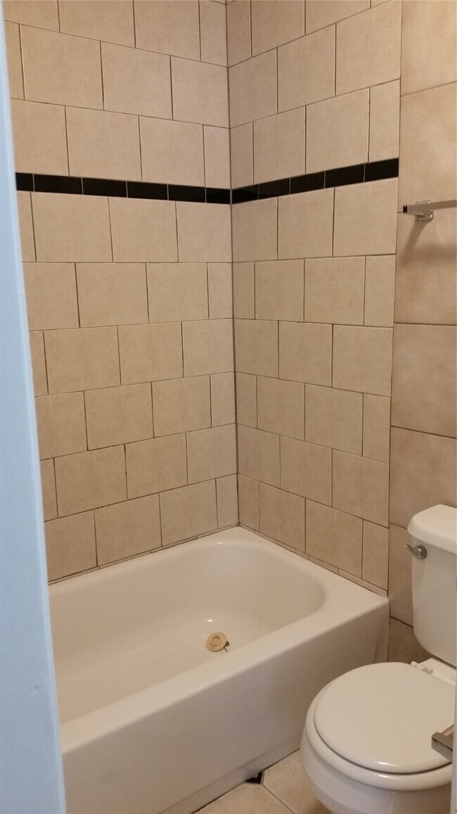 Building Photo - 10927 Wilkenburg Dr