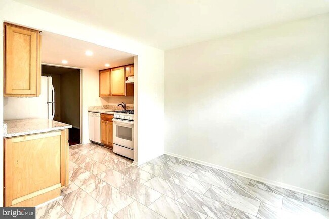 Building Photo - 8966 Footed Ridge