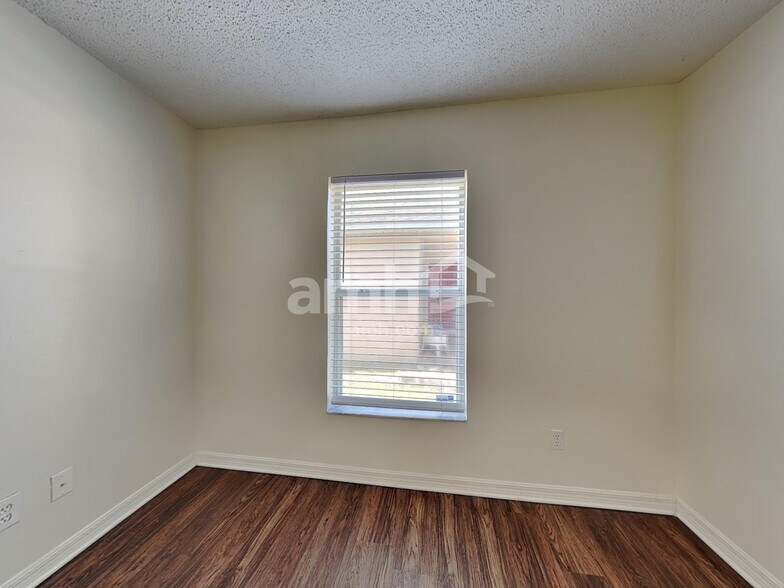 Building Photo - 256 Daniels Pointe Dr