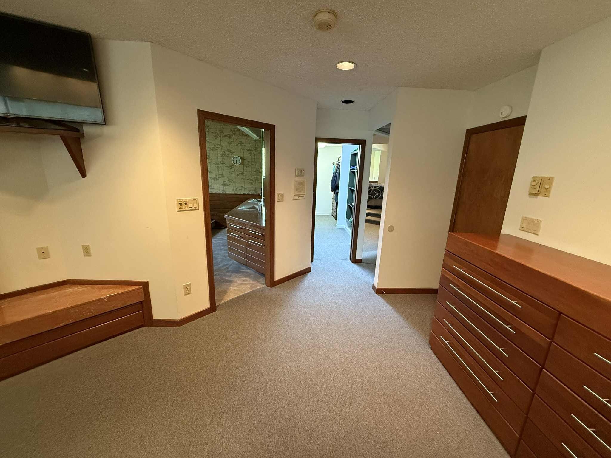 bedroom attached bath and walk in closet - 123 Hardy St