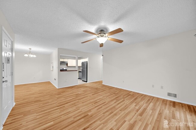 Building Photo - 421 Lancaster Ct