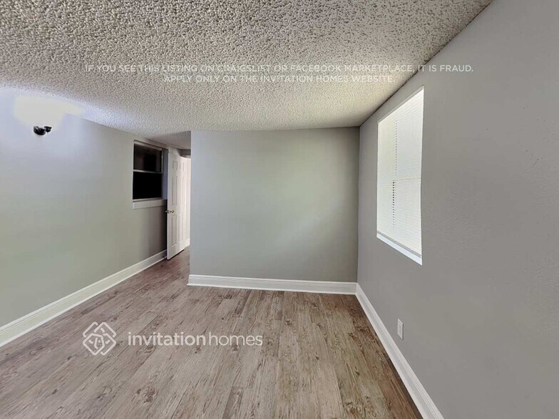 Building Photo - 302 Iowa Woods Cir W