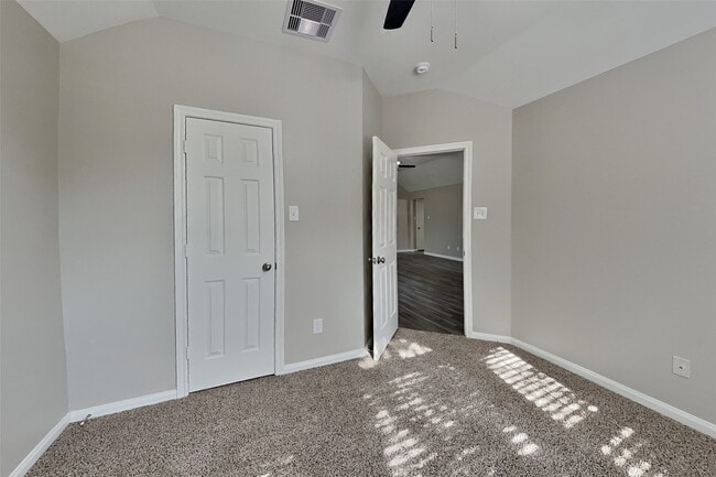 Building Photo - 7015 Fountain Lilly Dr