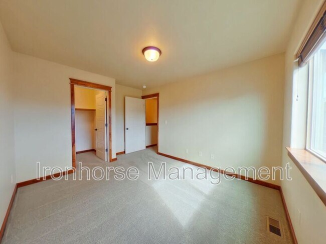 Building Photo - 103 Covey Ct