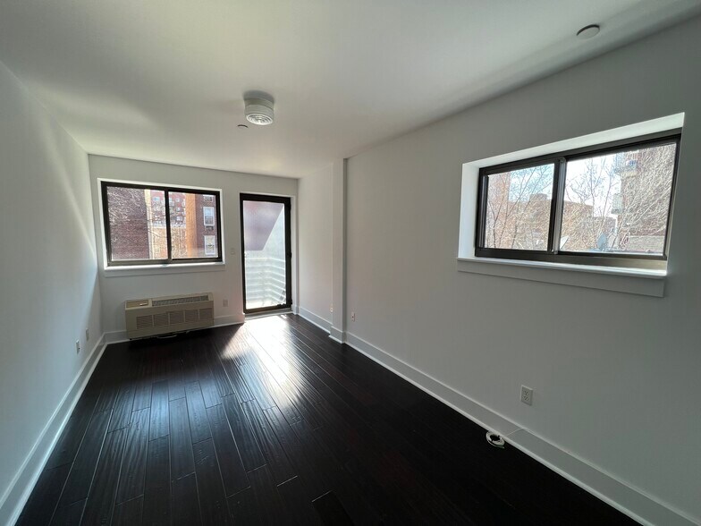 Building Photo - 6515 Booth St