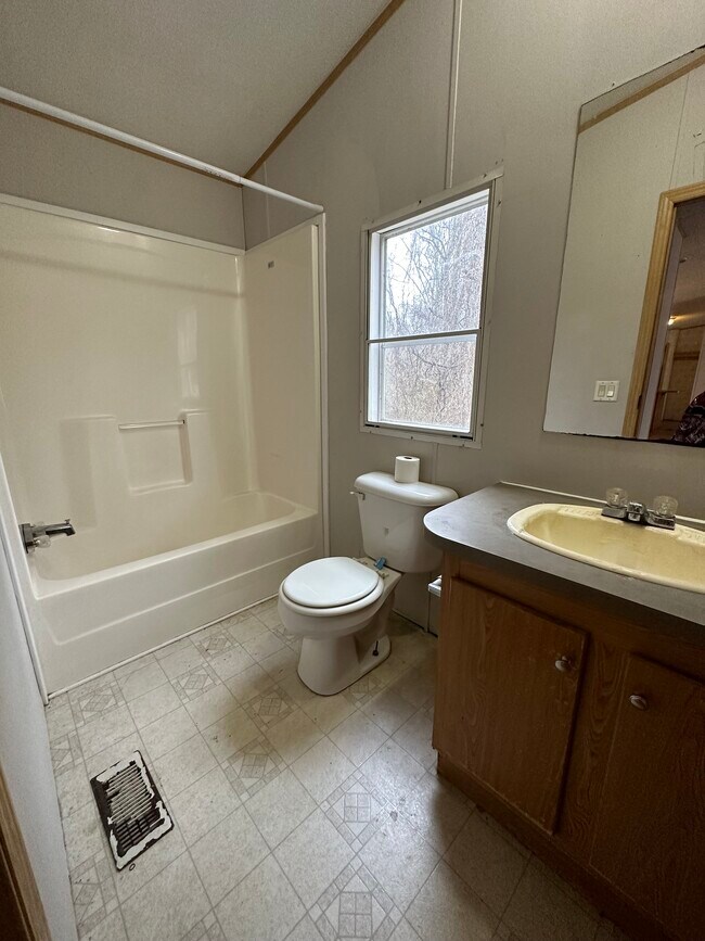 Building Photo - 19 Barnhart Ln