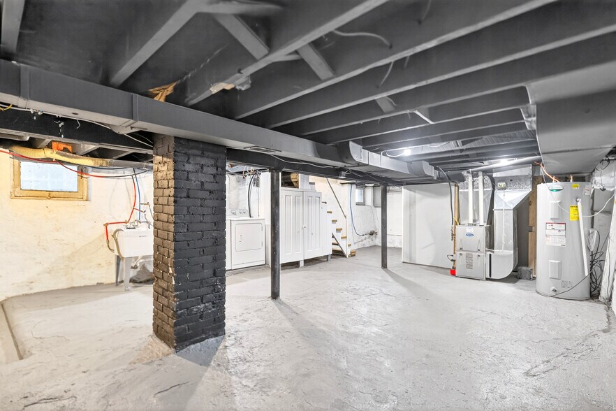 Building Photo - 410 Kendall St