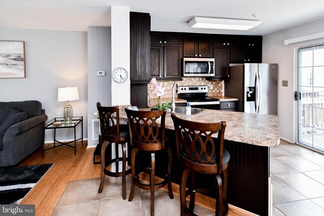 Building Photo - 9466 Sea Breeze Ct