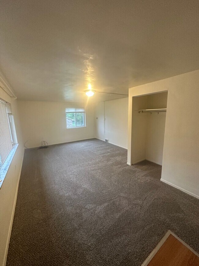 Building Photo - wpop632