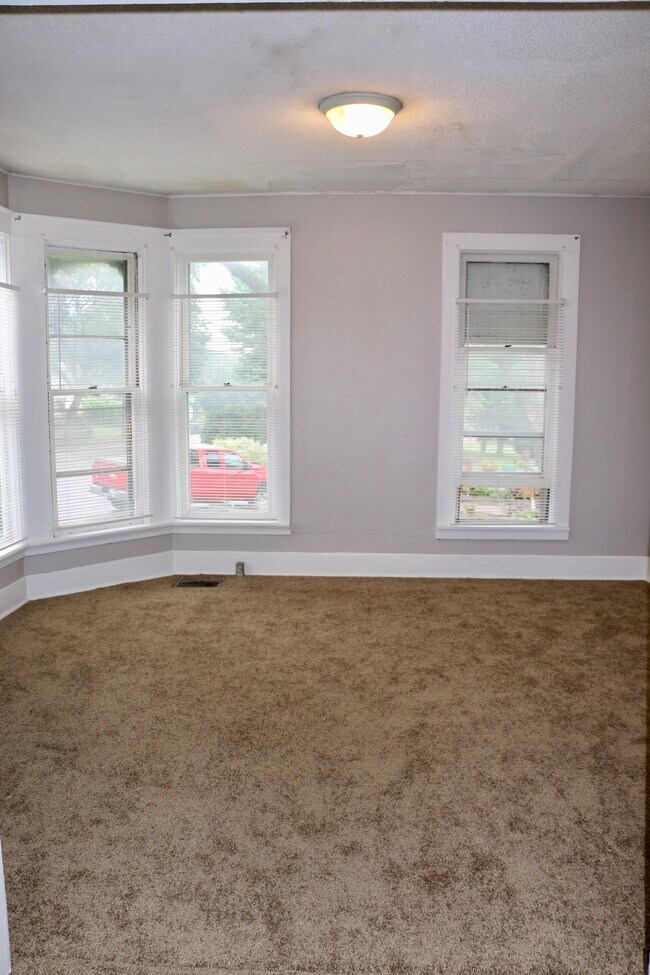 Living Room - 232 Lincoln St