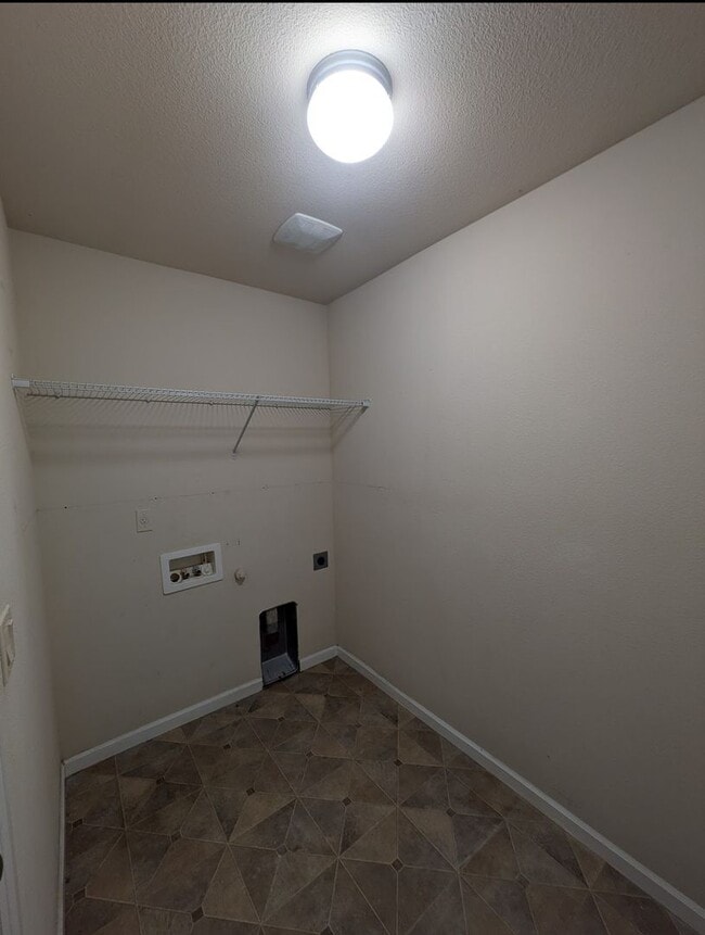 Building Photo - North Albany 4 bedroom single family house