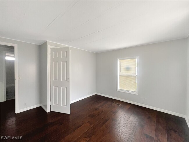 Building Photo - 7574 Grady Dr