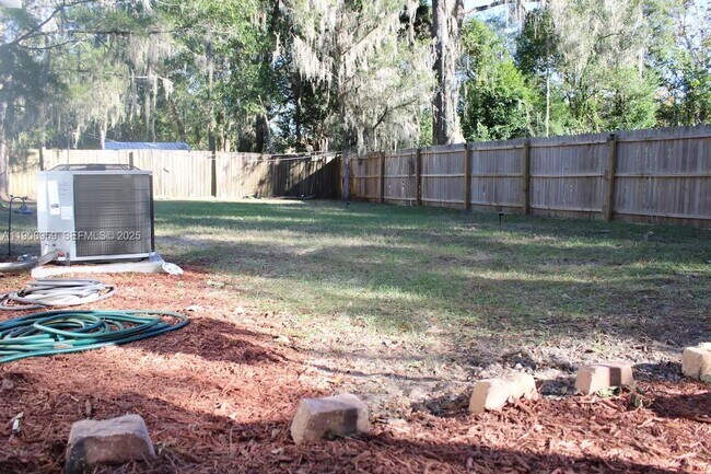 Building Photo - 2425 SE 10th Ave