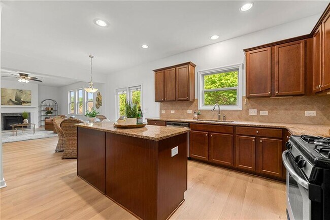 Building Photo - 325 Cranbrooke Cir