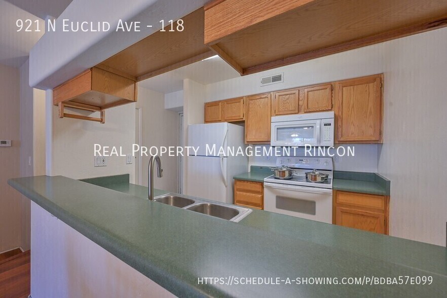 Building Photo - 921 N Euclid Ave