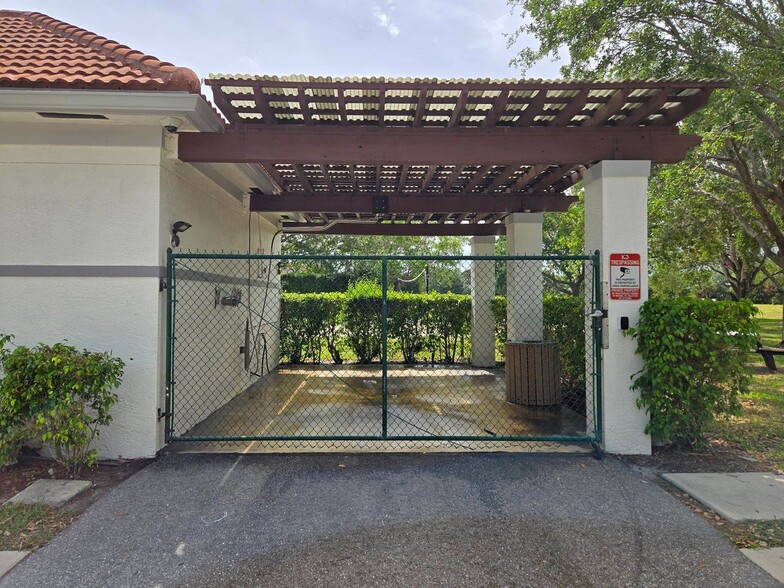 Building Photo - 2024 Alta Meadows Ln