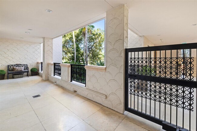 Building Photo - 4924 Fisher Island Dr