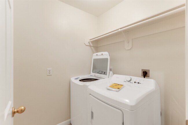 Building Photo - 3931 Shadow Trace Cir