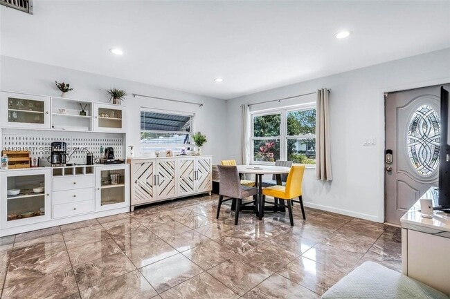 Building Photo - 7211 NW 76th St