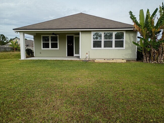 Building Photo - 112 Goldenrod Lake Dr