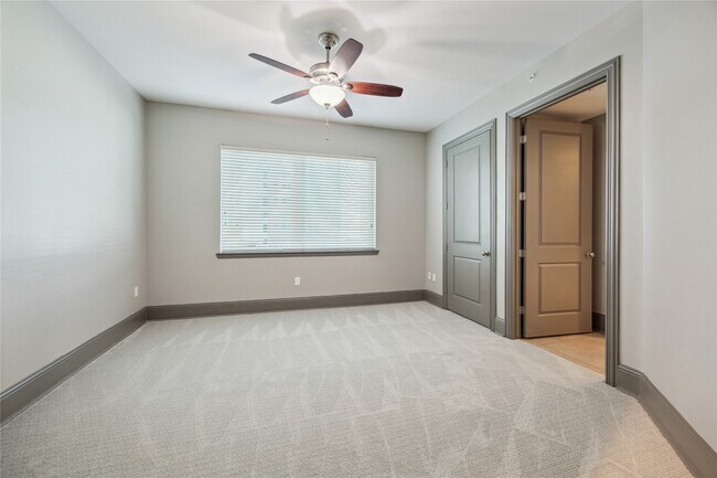 Building Photo - 9870 Gaylord Dr