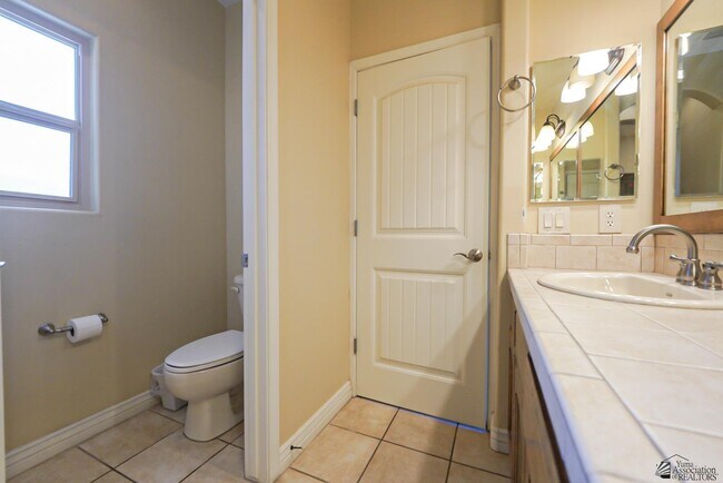 Building Photo - 3476 S Woodpecker Way