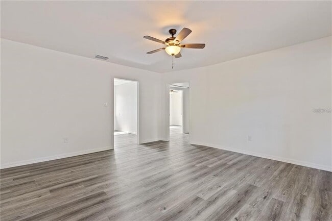 Building Photo - 112 S Fern Rd