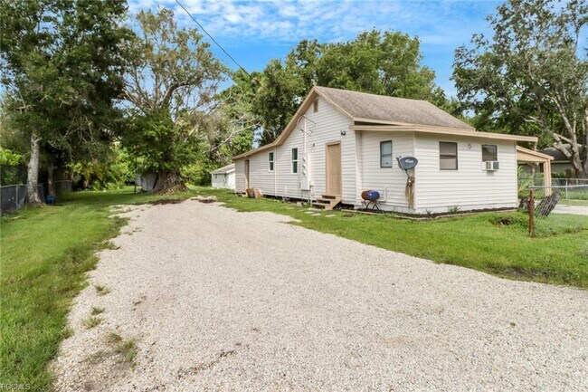 Primary Photo - Allen St