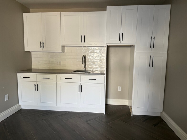 Building Photo - 40089 High St