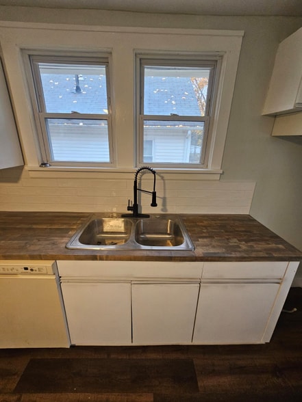 Building Photo - 5171 Charles St