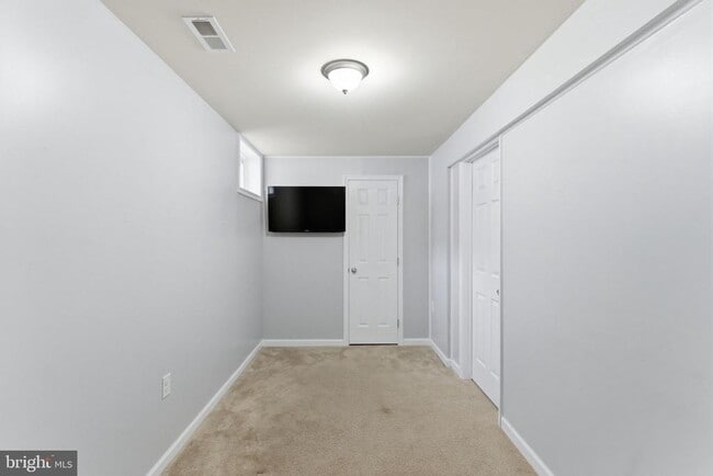 Building Photo - 37 Britania Ct