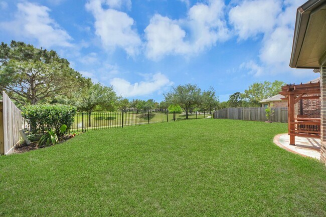 Building Photo - 12912 Southern Manor Dr