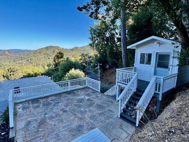 Building Photo - 296 Scenic Rd