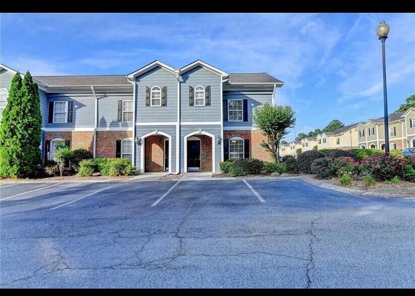 Building Photo - 810 Summer Pl NW