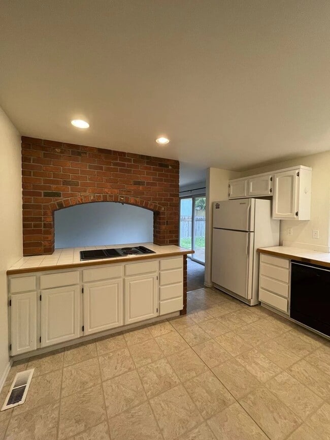 Building Photo - 15739 SE 175th Pl