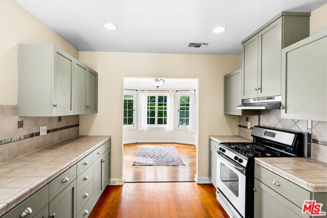 Building Photo - 650 S Gretna Green Way