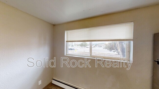 Building Photo - 335 Ruskin Dr