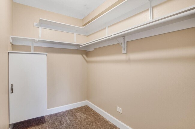 Building Photo - 650 S Clinton St