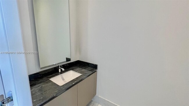 Building Photo - 17141 Collins Ave