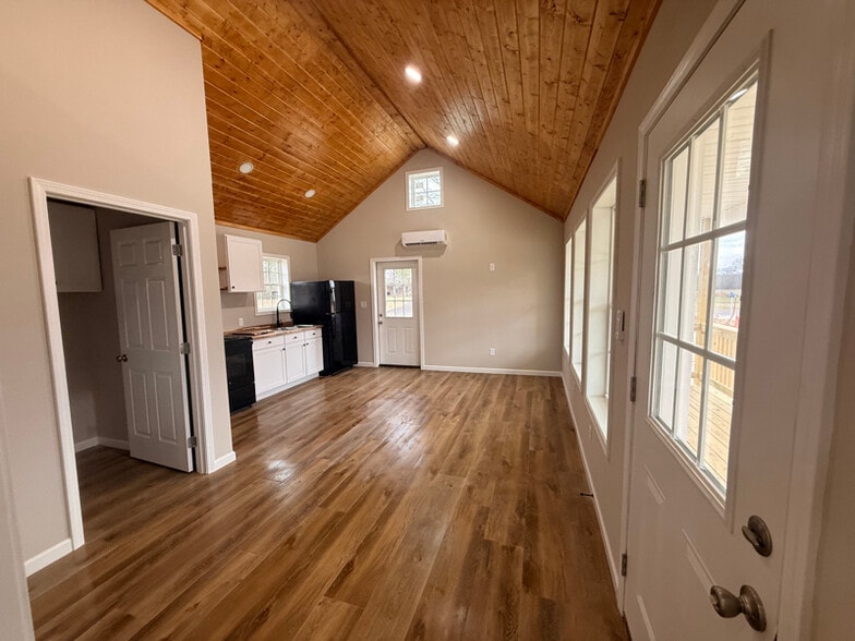 Building Photo - 4455 Friendship Rd