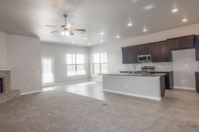 Building Photo - 4 bed/2 bath Frenship School District!!