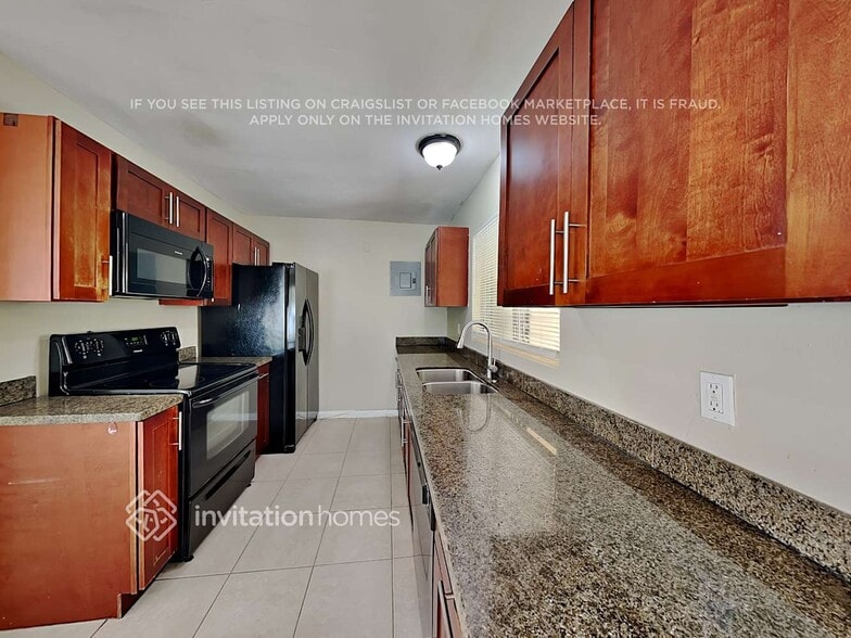 Building Photo - 1521 20th Ave N