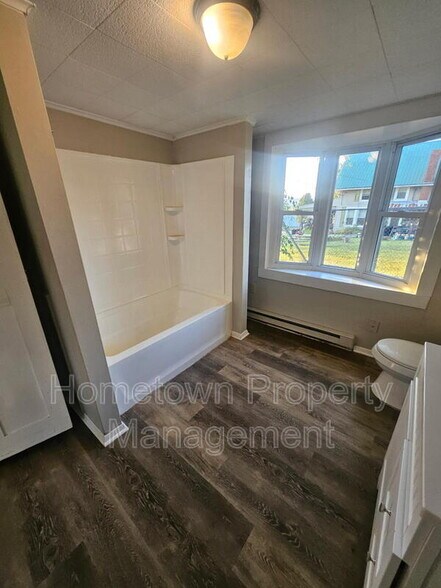 Building Photo - 178 Church St