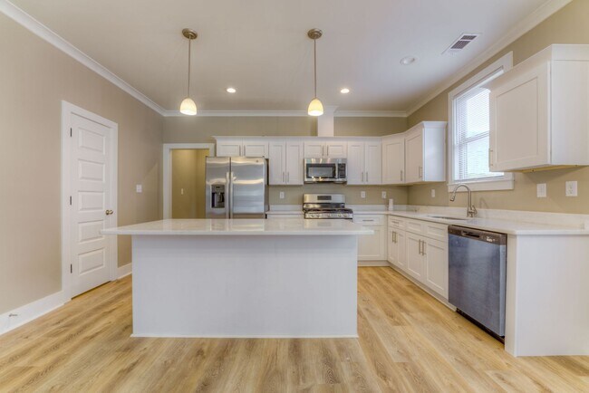 Building Photo - Newer construction home within walking dis...